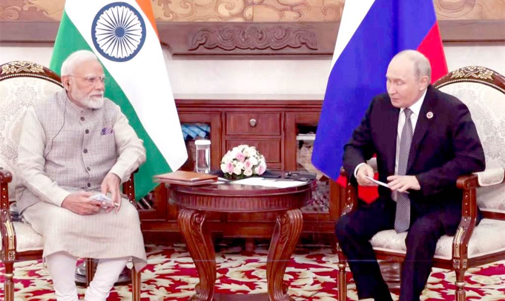 PutinModi Meet in Kyrgyzstan Both Leaders Hug Prime Minister Invites Putin to BRICS Summit